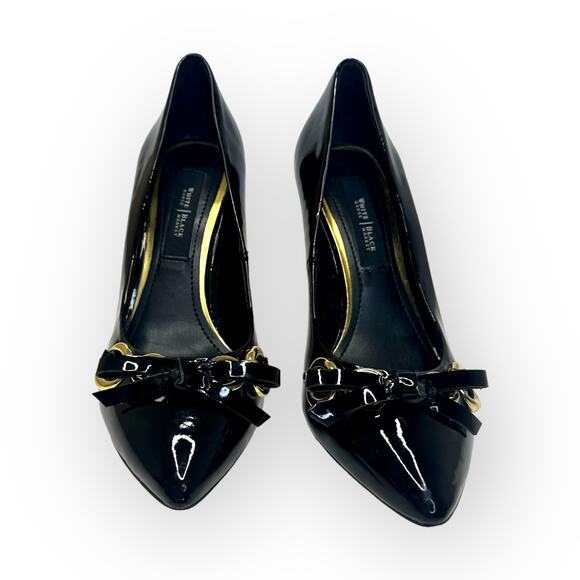 White House Black Market Gabriele Pump Size 6 Black Patent Leather Bow Chain Toe - Picture 2 of 12